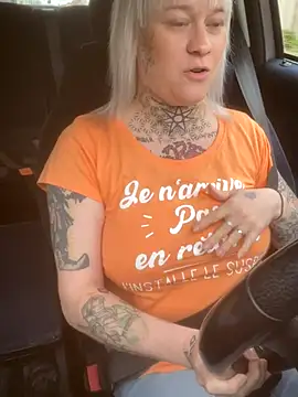 poussichienne online show from November 14, 11:36 am