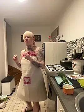 poussichienne online show from February 13, 2:31 pm
