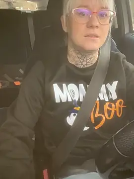 poussichienne online show from November 28, 10:37 am