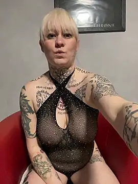 poussichienne online show from February 27, 4:54 pm