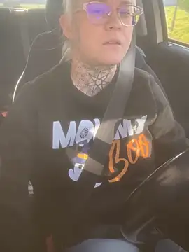 poussichienne online show from November 27, 10:59 am