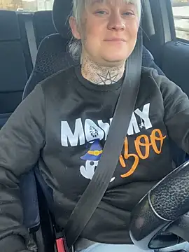 poussichienne online show from December 18, 12:09 pm