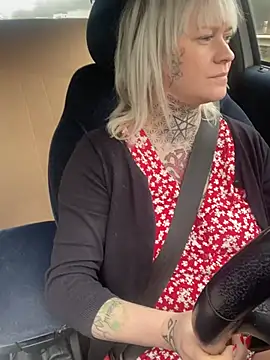 poussichienne online show from February 26, 10:04 am