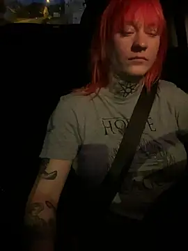 poussichienne online show from May 26, 2:53 am