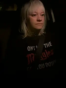 poussichienne online show from February 21, 4:14 am