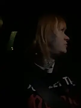 poussichienne online show from March 21, 4:25 am