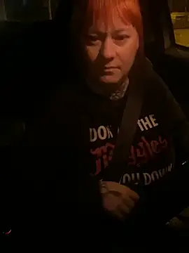 poussichienne online show from March 6, 4:40 am