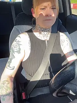 poussichienne online show from April 15, 3:27 pm