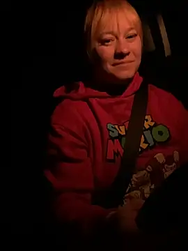 poussichienne online show from April 15, 2:39 am