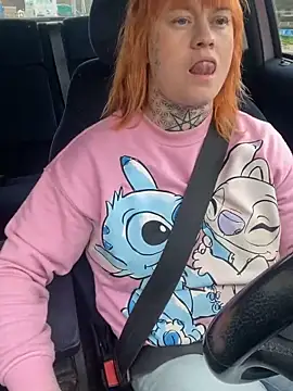 poussichienne online show from March 13, 11:15 am