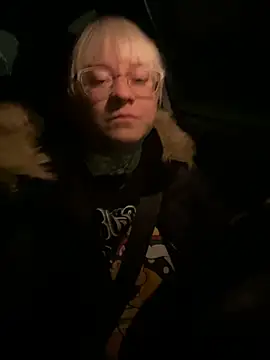 poussichienne online show from February 17, 4:21 am