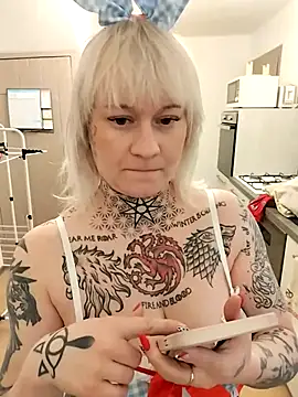 poussichienne online show from February 21, 5:04 pm