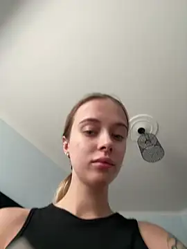 Snapshot of enjoy_my_beauty chatting on June 27, 6:30 am enjoy my beauty online show from June 27, 6:30 am