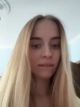 Snapshot of enjoy_my_beauty chatting on June 5, 6:29 am enjoy my beauty online show from June 5, 6:29 am