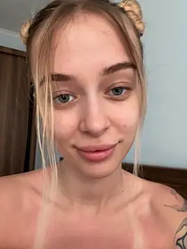 Snapshot of enjoy_my_beauty chatting on June 11, 6:43 am enjoy my beauty online show from June 11, 6:43 am
