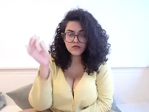 Curvydesifromgermany online show from February 3, 1:27 pm