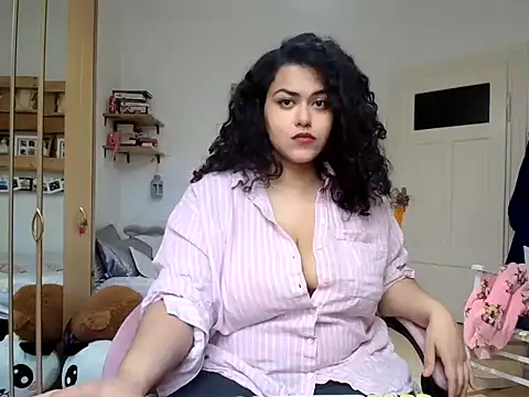 Curvydesifromgermany online show from February 24, 11:55 am