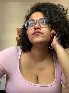 Snapshot of Curvydesifromgermany chatting on March 10, 12:49 pm Curvydesifromgermany online show from March 10, 12:49 pm