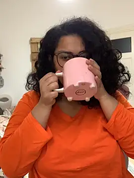 Snapshot of Curvydesifromgermany chatting on October 29, 3:00 pm Curvydesifromgermany online show from October 29, 3:00 pm