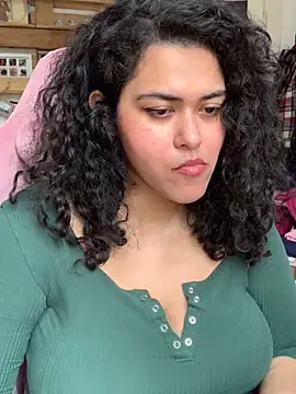 Curvydesifromgermany online show from April 3, 8:43 am