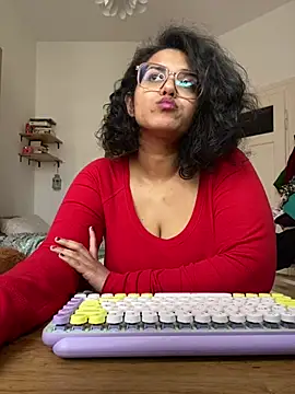 Snapshot of Curvydesifromgermany chatting on March 20, 11:38 am Curvydesifromgermany online show from March 20, 11:38 am