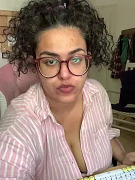Curvydesifromgermany online show from July 24, 12:45 pm