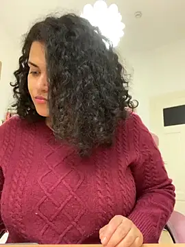 Snapshot of Curvydesifromgermany chatting on October 10, 12:39 pm Curvydesifromgermany online show from October 10, 12:39 pm