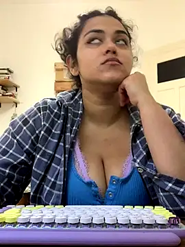 Snapshot of Curvydesifromgermany chatting on September 23, 2:35 pm Curvydesifromgermany online show from September 23, 2:35 pm