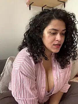 Curvydesifromgermany online show from April 16, 10:16 am