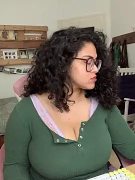 Curvydesifromgermany online show from June 15, 12:38 pm