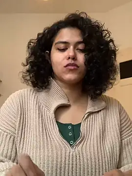 Snapshot of Curvydesifromgermany chatting on January 23, 1:13 pm Curvydesifromgermany online show from January 23, 1:13 pm