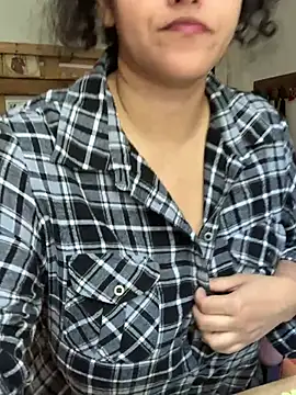 Curvydesifromgermany online show from July 15, 11:39 am