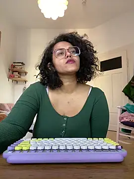 Snapshot of Curvydesifromgermany chatting on March 3, 3:43 pm Curvydesifromgermany online show from March 3, 3:43 pm