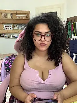 Curvydesifromgermany online show from June 9, 2:29 pm
