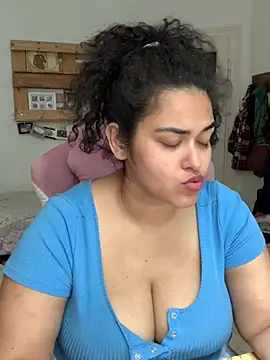 Curvydesifromgermany online show from July 2, 1:28 pm