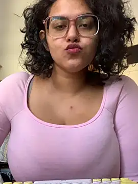 Snapshot of Curvydesifromgermany chatting on February 19, 1:39 pm Curvydesifromgermany online show from February 19, 1:39 pm