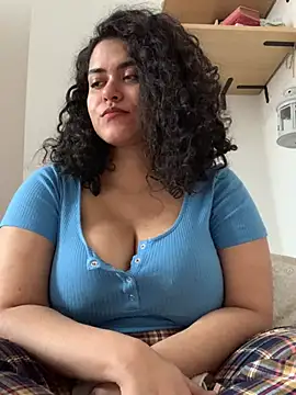 Curvydesifromgermany online show from January 9, 12:12 pm