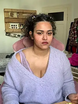 Curvydesifromgermany online show from March 27, 12:50 pm