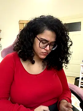 Curvydesifromgermany online show from December 15, 2:56 pm