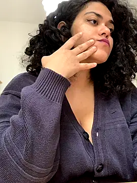 Snapshot of Curvydesifromgermany chatting on October 8, 12:39 pm Curvydesifromgermany online show from October 8, 12:39 pm