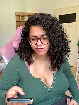 Curvydesifromgermany online show from April 2, 10:33 am