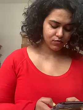 Snapshot of Curvydesifromgermany chatting on February 11, 12:15 pm Curvydesifromgermany online show from February 11, 12:15 pm