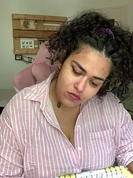 Curvydesifromgermany online show from July 22, 1:02 pm