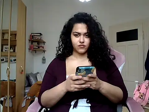 Curvydesifromgermany online show from February 26, 11:54 am