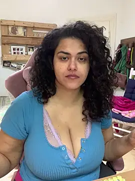 Snapshot of Curvydesifromgermany chatting on May 20, 2:03 pm Curvydesifromgermany online show from May 20, 2:03 pm