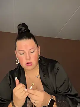 xlinastarrx online show from April 15, 5:46 am