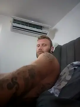 Hunnyhunty420 online show from April 15, 1:11 am