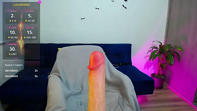 Snapshot of Grrkat chatting on October 31, 5:37 am Grrkat online show from October 31, 5:37 am