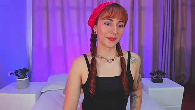 Hanna Simmons online show from May 20, 7:33 pm
