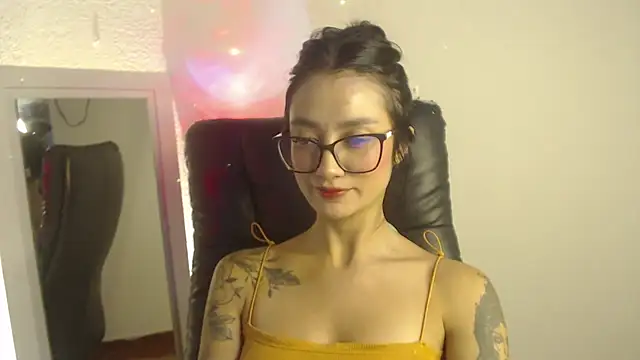 Snapshot of mariiana-diaz chatting on May 25, 8:07 pm mariiana-diaz online show from May 25, 8:07 pm
